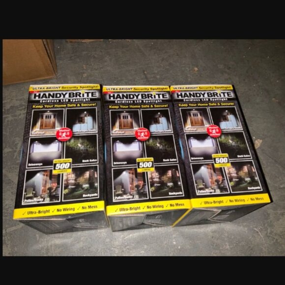 HANDY BRITE 500 Lumens Cordless Motion-Activated Sensor LED Spotlight - Picture 4 of 5